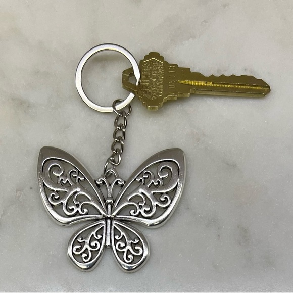 3/$12 Vintage Silver Butterfly Cutout Keychain - Picture 4 of 5